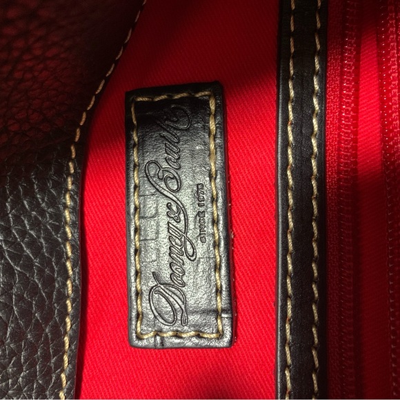 Black leather Dooney & Bourke bag with adjustable strap - Picture 3 of 3